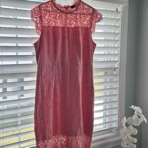 Chic Lace Midi Dress in Pink